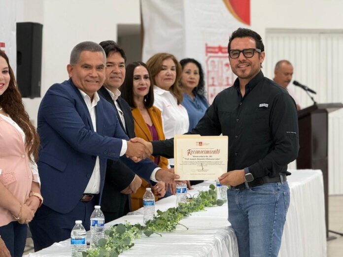 Ayuntamiento de Empalme entrega Reconocimiento a la Excelencia Académica 2026; en el marco de la celebración del Día del Estudiante y como un reconocimiento al esfuerzo, dedicación y desempeño escolar.
