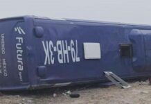 Vuelca camión de pasajeros; 2 muertos y 9 heridos