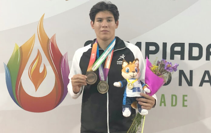 Natación sonorense se despide con oro para sumar cuatro preseas en la Olimpiada Nacional; Alfredo Velázquez puso el cerrojo con la presea del máximo color en suelo guanajuatense al llevarse la prueba de 50 metros libres.