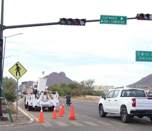 Realiza Ayuntamiento de Guaymas mantenimiento preventivo y reparación de semáforos