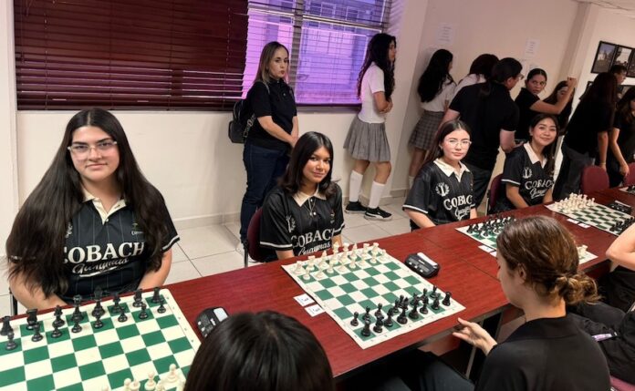 Jóvenes del Cobach Guaymas destacan al coronarse campeonas estatales de ajedrez; logran poner en alto al puerto y además logran el pasea la etapa nacional, a llevarse a cabo en Nayarit.