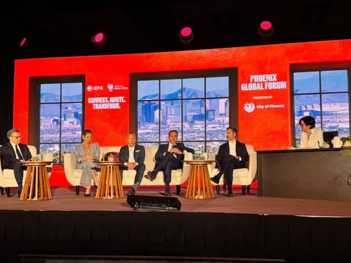 Proyecta Toño Astiazarán fortaleza de Hermosillo como polo de inversión en el Phoenix Global Foro; participa junto a líderes mundiales para fomentar la colaboración, innovación y desarrollo económico.