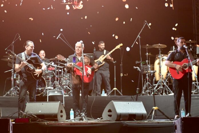 Bailan 12 mil personas con la energía del flamenco y rumba catalana de Gipsy Kings en las Fiestas del Pitic 2026; este sábado se presentaron en el foro Bicentenario la agrupación Nickky Clan.