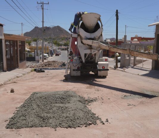 Intensifica Ayuntamiento de Guaymas acciones de bacheo en diferentes sectores de la ciudad