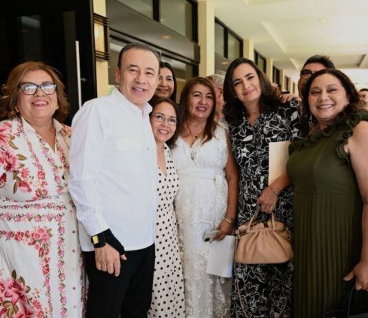 Gobernador Durazo reconoce vocación transformadora de las maestras y maestros en su día