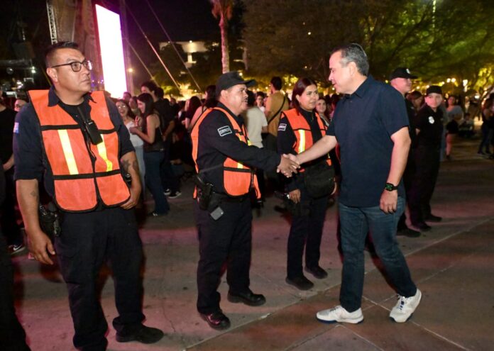 Celebra Toño Astiazarán exitoso arranque de las Fiestas del Pitic 2026: Transformación Que Nos Une; el bulevar Miguel Hidalgo se convirtió en un punto de encuentro donde familias hermosillenses y visitantes disfrutaron del ambiente cultural y artístico del 326 aniversario de Hermosillo.