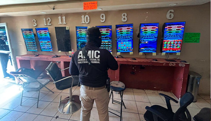 Aseguran pantallas de juegos de azar en Nogales; operativo conjunto llevó a cabo un cateo en la colonia Municipal.