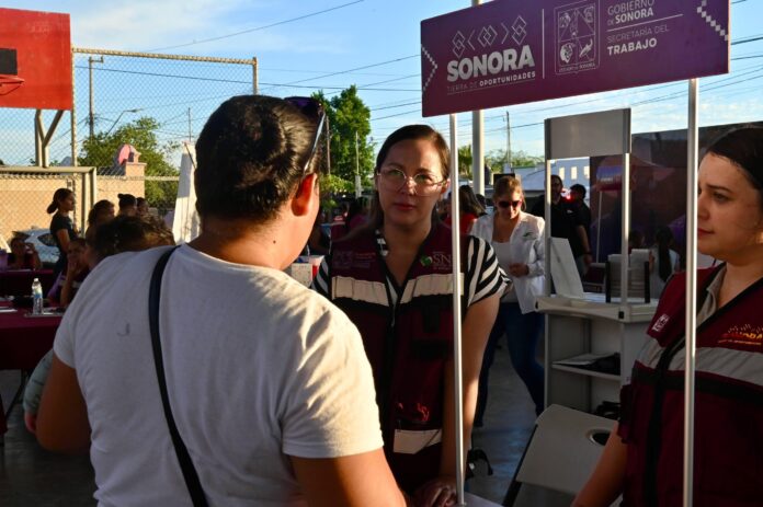 Gobierno de Sonora brinda orientación laboral en feria de servicios “Sonora Atiende”; con el propósito de fortalecer el bienestar social de las familias sonorenses.