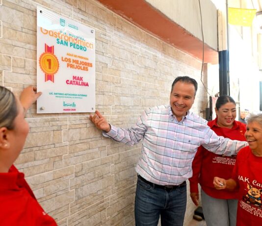 Otorga distintivo Toño Astiazarán a ganadores de la novena Muestra Gastronómica de San Pedro
