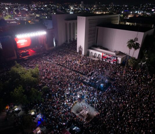 Conquista Carlos Rivera el Foro Rosales de las Fiestas del Pitic con 35 mil asistentes