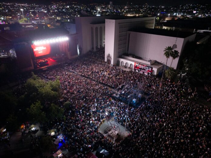 Conquista Carlos Rivera el Foro Rosales de las Fiestas del Pitic con 35 mil asistentes; sumaron 55 mil asistentes en los Foros Rosales, Alonso Vidal y Bicentenario.