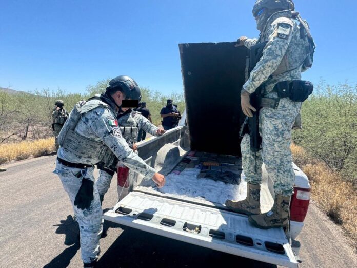 Aseguran más de 102 kilos de droga y armamento en Sonora; reportan la detención de una persona, operativo llevado a cabo en Átil.