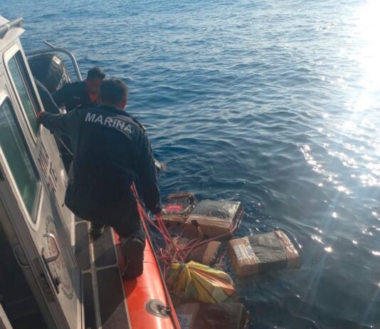 Aseguran en el mar poco más de dos toneladas de cocaína