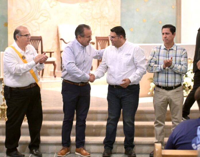 Entrega Toño Astiazarán rehabilitación de iglesia a beneficio de la comunidad; rehabilitan plafón a beneficio de más de 5 mil personas que visitan sus instalaciones.