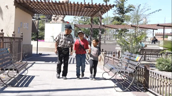Llaman a prevenir golpes de calor y deshidratación ante altas temperaturas; especialmente en niñas, niños, personas adultas mayores y quienes realizan actividades al aire libre.