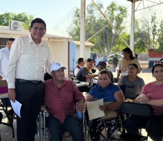 Acerca Ayuntamiento servicios y programas a familias de La Palma con jornada “Día del Pueblo”