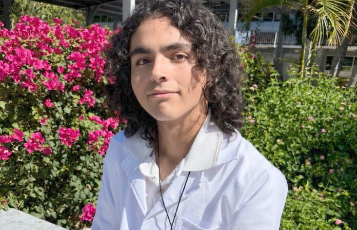 Alumno de Cobach representará a México en Olimpiada Internacional de Física; se trata del joven Alán Flores Alaniz, del plantel Caborca.
