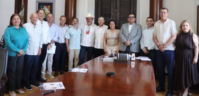 Ramón Flores impulsa el fortalecimiento de la industria sardinera en Sonora junto al gobernador Alfonso Durazo; en reunión de trabajo, los representantes del importante sector compartieron de primera mano sus inquietudes y planteamientos.