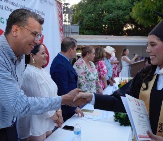 Con orgullo y emoción, Ramón Flores apadrina a la generación 2023-2026 del Cecyte