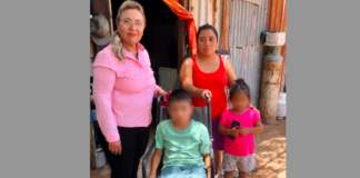 Xóchitl María Mejía de Fuentes hace entrega de silla de ruedas