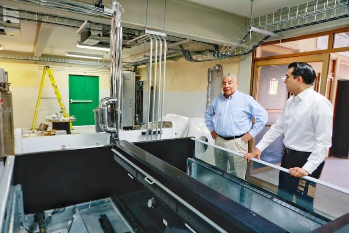 Posicionan a Sonora como referente tecnológico en América Latina con el primer Centro de Entrenamiento en Sistemas Refrigerantes Sustentables; a través de la vinculación con la empresa RCR Refrigeración y la UTHermosillo, se construye infraestructura de vanguardia para el talento sonorense.