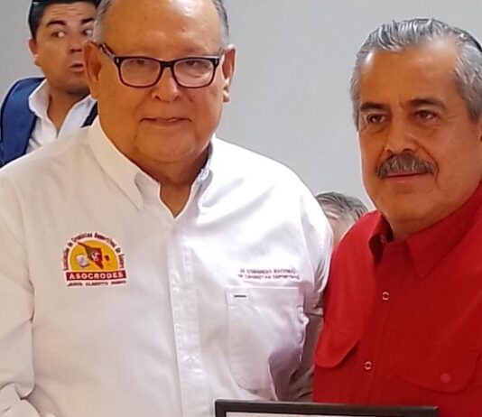 Genaro recibe el Premio al Mérito Deportivo