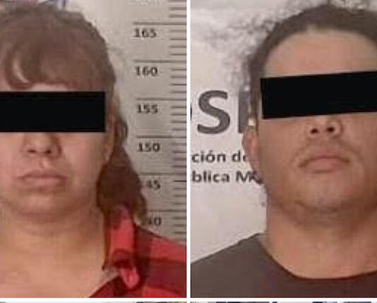 Madre y padrastro colocaron al hijo autista de ella, en un charco de lodo mirando directo a los rayos del sol, porque ‘se portó mal’