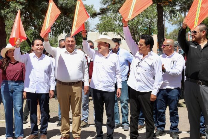 Gobernador Durazo impulsa la renovación de carreteras en todas las regiones de Sonora; el programa de conservación y modernización carretera 2026, se amplió a más de 3 mil 400 millones de pesos para mejorar la infraestructura vial del estado.