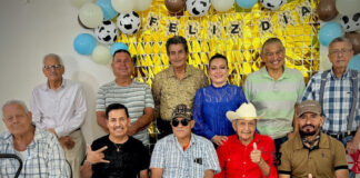 Por el Día del Padre festejan a adultos mayores
