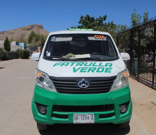Llama Patrulla Verde a retirar vehículos abandonados de la calle; es de las principales quejas