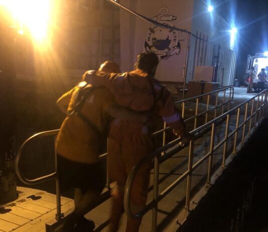 Marina realiza evacuación médica de dos tripulantes de un buque-tanque