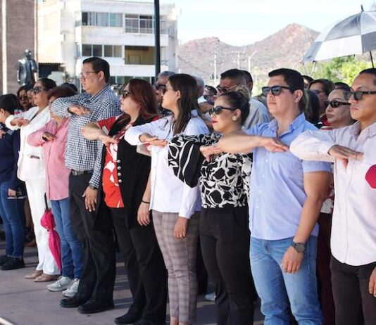 Realiza Ayuntamiento de Guaymas honores a la bandera