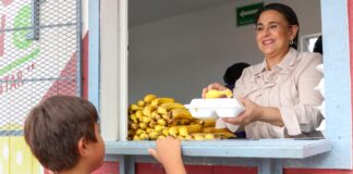 Supervisa alcaldesa Karla Córdova operación de comedor escolar