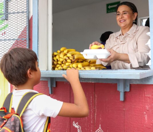 Supervisa alcaldesa Karla Córdova operación de comedor escolar