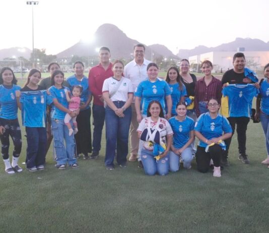 Ramón Flores fortalece el deporte y la sana convivencia con nueva entrega de uniformes deportivos