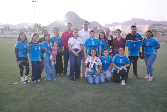 Ramón Flores fortalece el deporte y la sana convivencia con nueva entrega de uniformes deportivos; refrendando su compromiso con el impulso al deporte y el bienestar de las familias sonorenses.