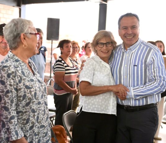 Apoya Toño Astiazarán a personas adultas a través del programa Huellas Mayores