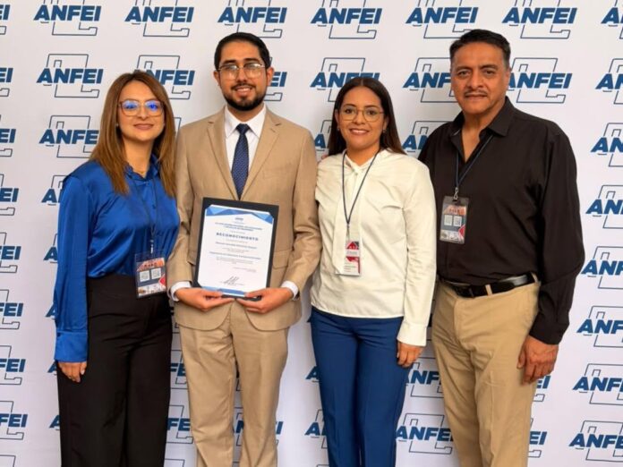 Estudiante sonorense es reconocido con el galardón ‘Mejores Egresados de Ingeniería’, de México; distinción que se otorga a quienes destacaron por su excelencia académica, trayectoria regular y compromiso ético.