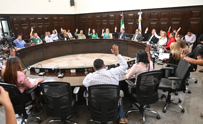 Aprueba Cabildo de Hermosillo acuerdos para fortalecer programas sociales, prestaciones laborales y medios públicos; avalan convenio del Programa de Alimentación Escolar 2026, reformas al Fondo de Vivienda para trabajadores municipales y el Código de Ética de Radio La H 89.3 FM.