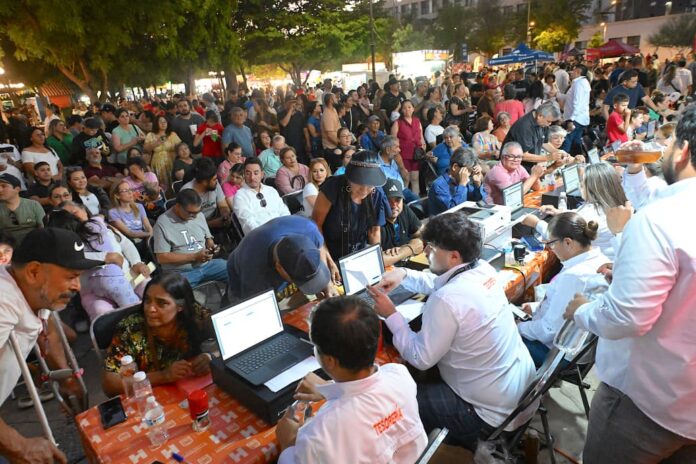 Disfrutan familias convivencia y promociones en TesoFest en el marco de Víactiva; Dependencias acercaron sus promociones y programas a la ciudadanía en el Centro Histórico de la ciudad.