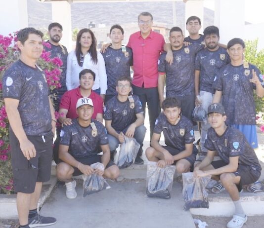 Ramón Flores entrega uniformes deportivos a equipos locales