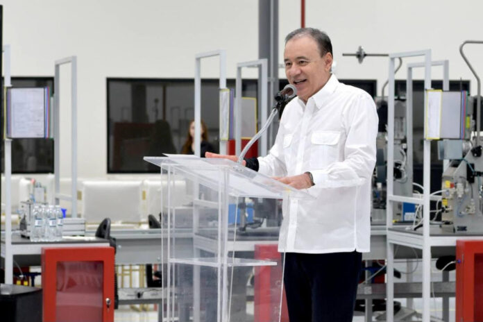 Sonora se ubica en el top 5 nacional con mayor crecimiento industrial: Alfonso Durazo; con un incremento del 5.5 por ciento en febrero de 2026, el estado de Sonora se encuentra en las primeras cinco entidades con mayor aumento en el sector industrial, resultado que refleja el fortalecimiento de la economía sonorense derivado de la estrategia del gobernador.