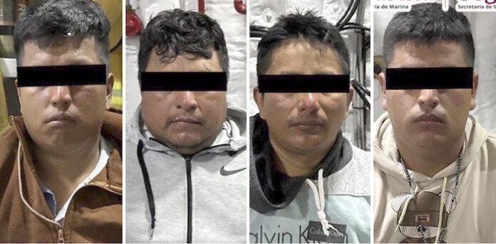 Cuatro sujetos detenidos cuando transportaban cerca de 3 toneladas de cocaína; fueron sorprendidos navegando en dos lanchas en aguas del Pacífico.