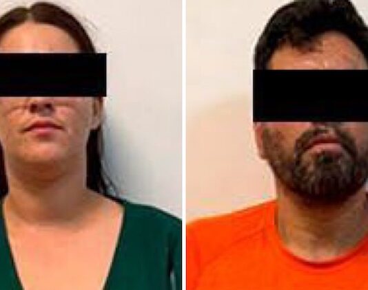 Cae pareja con armas, droga y equipo táctico