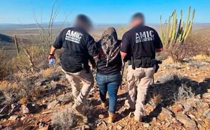 Altar: Madres Buscadoras se quedan varadas en un cerro; pese a las fuertes temperaturas habían acudido sin acompañamiento de ninguna autoridad; fueron rescatadas por agentes de la AMIC.