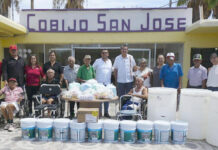 Ramón Flores entrega apoyos al Asilo Cobijo San José