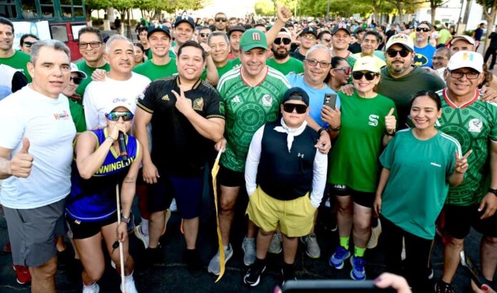 Celebra Toño Astiazarán exitoso Trote Amistoso rumbo al Maratón Internacional Hermosillo 2026; más de mil corredoras y corredores de diversos municipios celebraron la fiesta deportiva que ofreció este tradicional Maratón.