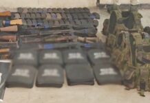 Diez detenidos en posesión de armamento, equipo táctico y artefactos explosivos