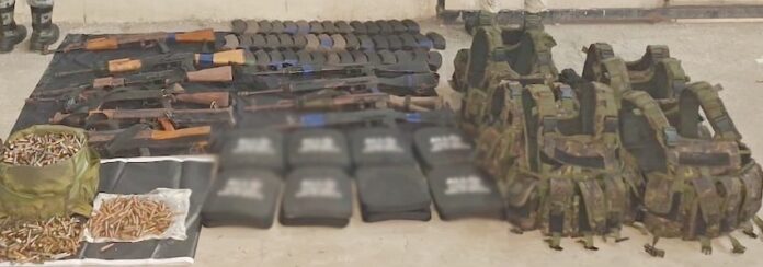 Diez detenidos en posesión de armamento, equipo táctico y artefactos explosivos; fueron puestos a disposición de la Fiscalía General de la República.
