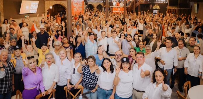 Destaca Toño Astiazarán importancia de la innovación y participación ciudadana para el desarrollo de la entidad; compartió experiencias de gobierno con representantes del sector empresarial y organizaciones civiles durante encuentros organizados por Sonora Con Todo.